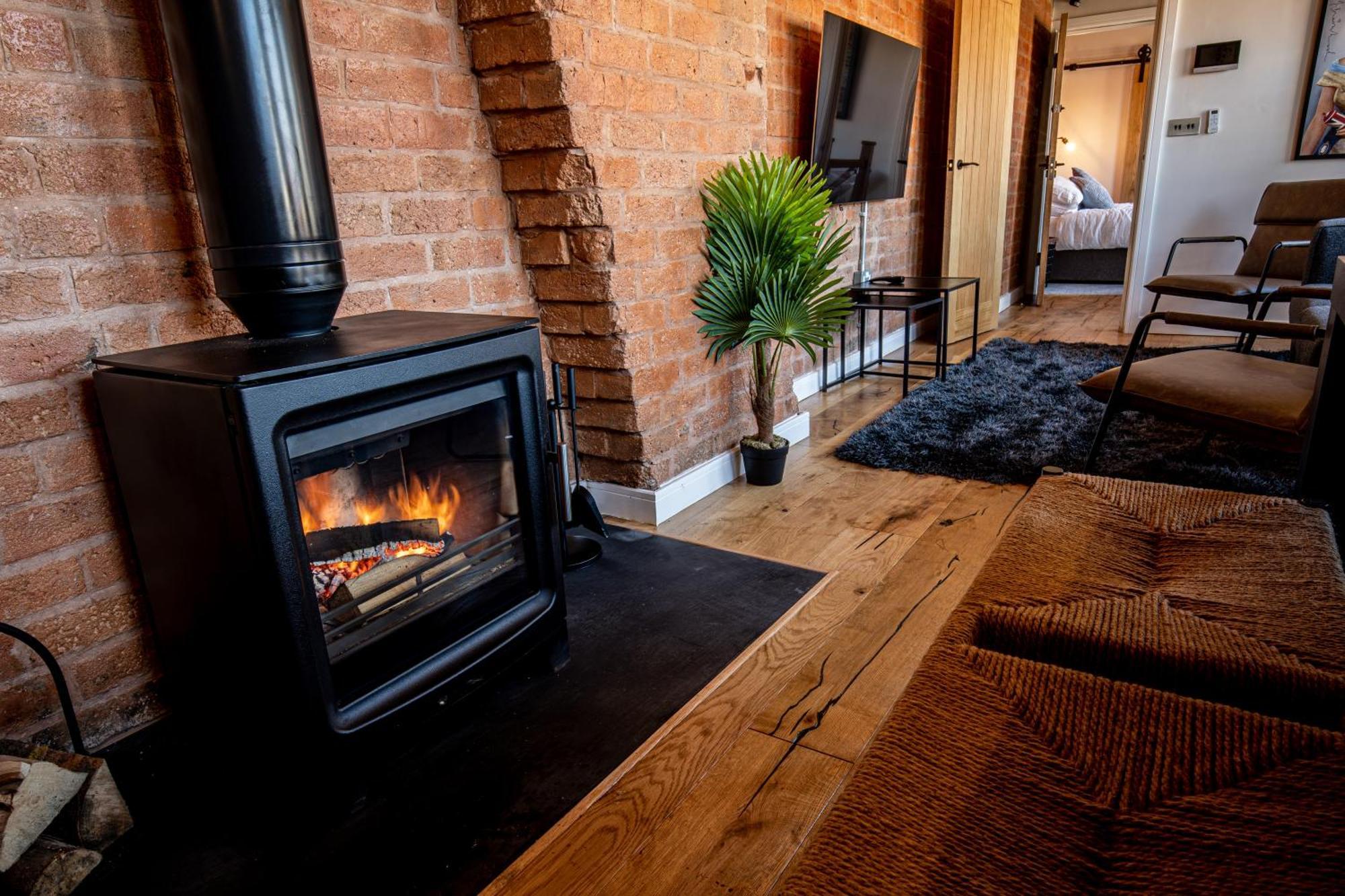 Villa Vip 3Br Grade2 Luxurious Industrial House With Wood Fire, Electric Blinds And Big Cast Iron Windows In The Heart Of The Jq Birmingham Exterior foto